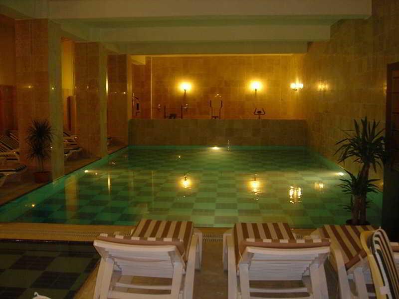 Otel Arora 4*